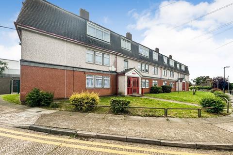 28 Repulse Close, Romford, RM5 2AR