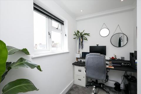 60a Jordan Road, Perivale, Greenford, UB6 7BY