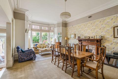 18 Hurle Crescent, Bristol, BS8 2SZ