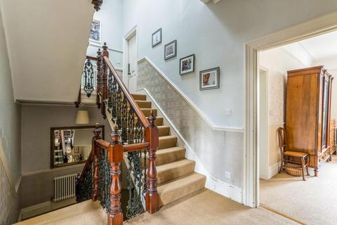 18 Hurle Crescent, Bristol, BS8 2SZ