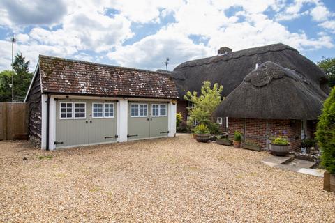 3 bedroom detached house for sale, Rivers Keep, Itchen Stoke, Alresford