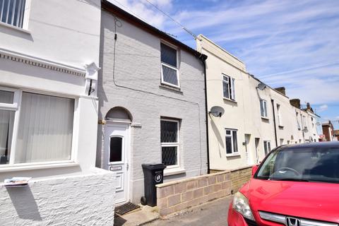 3 bedroom terraced house to rent, Britton Street Gillingham ME7