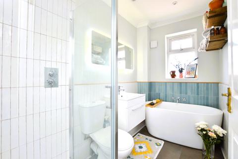 2 Kenneth Close, Cheltenham, GL53 9BE