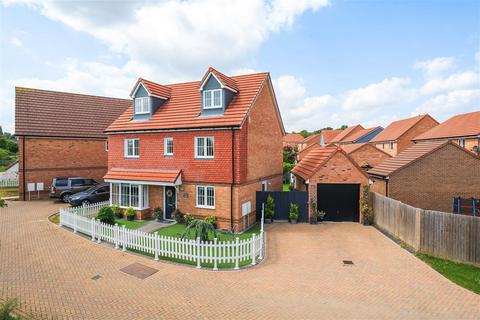 5 bedroom detached house for sale, Rainham ME8