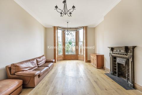 2 bedroom flat to rent, Lyndhurst Road Hampstead NW3