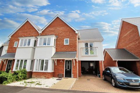 4 bedroom semi-detached house to rent, Manley Boulevard, Snodland ME6