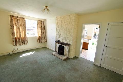 3 bedroom semi-detached house to rent, Tanning Lane, Norwich NR16