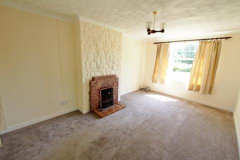 3 bedroom semi-detached house to rent, Tanning Lane, Norwich NR16