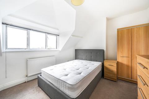 2 bedroom apartment to rent, Grosvenor Gardens London NW2