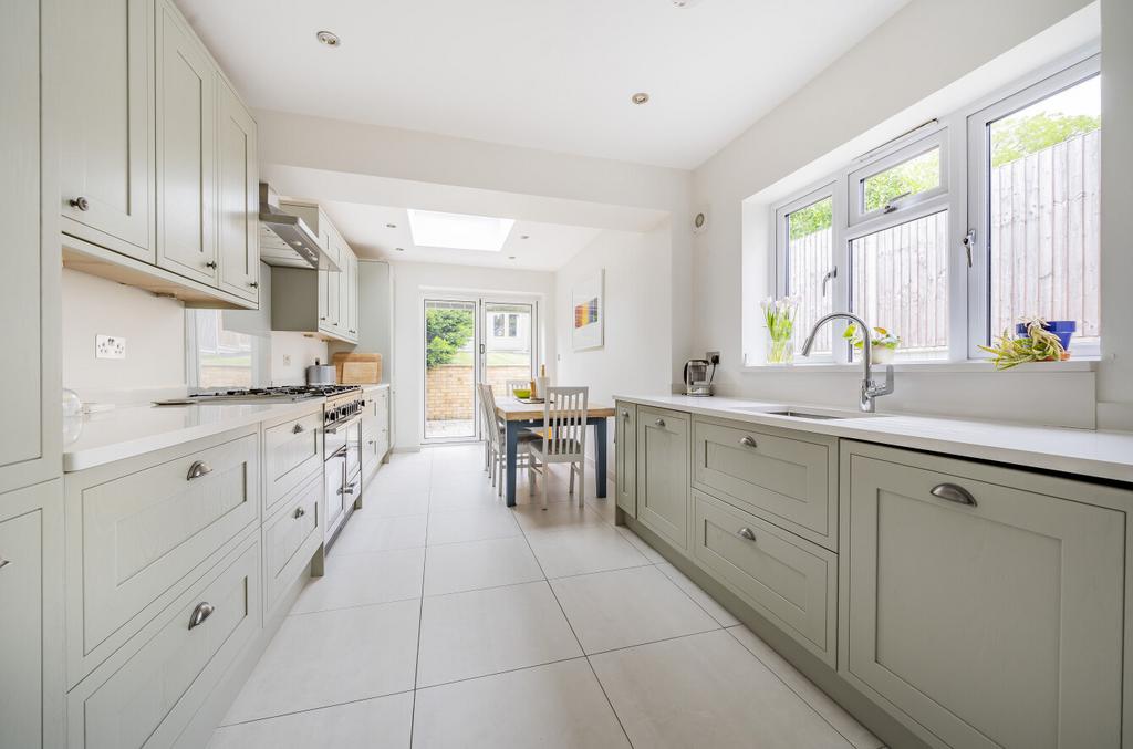 Clifford Road, EN5 4 bed semidetached house for sale £895,000