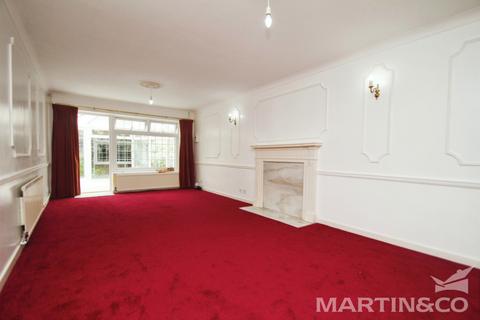 4 bedroom detached house to rent, Patching Hall Lane, Chelmsford