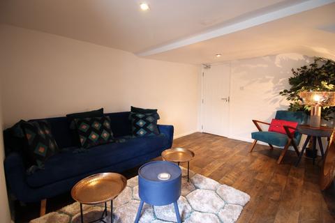 undefined, High Street, Biggleswade, SG18
