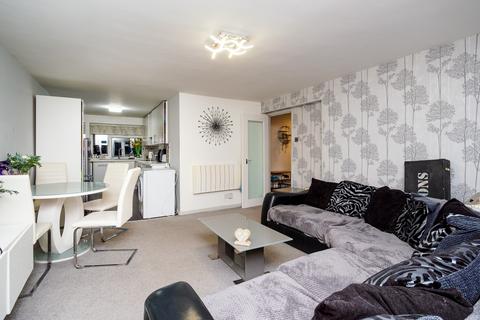 2 bedroom flat for sale, Chenies Close, Tunbridge Wells TN2