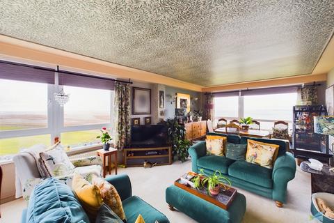 3 bedroom penthouse for sale, The Cliff, Wirral CH45