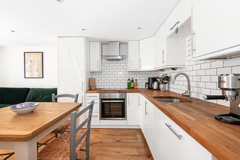 2 bedroom apartment for sale, Bird in Bush Road, Peckham, SE15