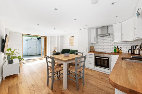 2 bedroom apartment for sale, Bird in Bush Road, Peckham, SE15