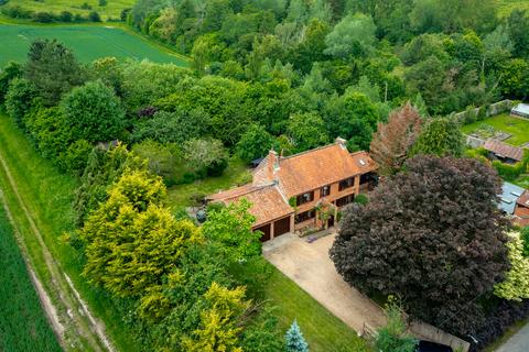 4 bedroom cottage for sale, Lower Easton