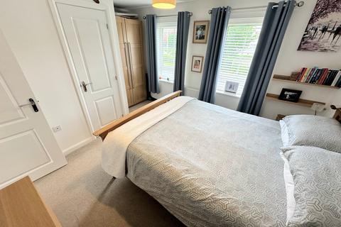 2 bedroom semi-detached house for sale, Kingsclere Road, Basingstoke RG21