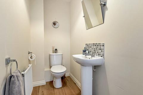 58 Heeks Crescent, Trowbridge, BA14 7UW
