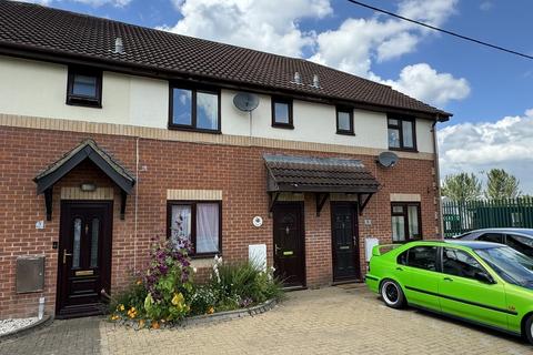 3 bedroom terraced house to rent, Meadow Close, Westbury