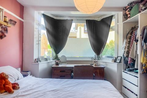 1 bedroom ground floor maisonette to rent, Lyham Road, SW2