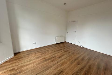 1 bedroom apartment to rent, Wellshot Road, Tollcross