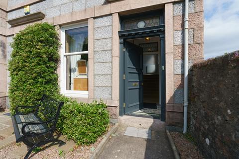 5 bedroom apartment to rent, Learney Place, Aberdeen