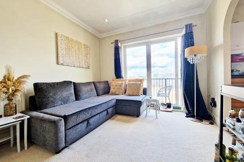 2 bedroom flat to rent, Brookbank Close, Cheltenham GL50