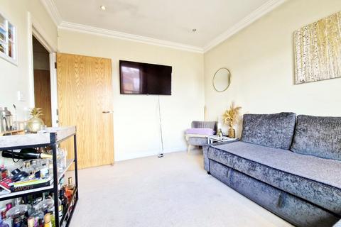2 bedroom flat to rent, Brookbank Close, Cheltenham GL50