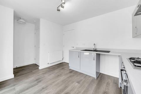 2 bedroom semi-detached house to rent, Barwick Avenue, Bury St. Edmunds