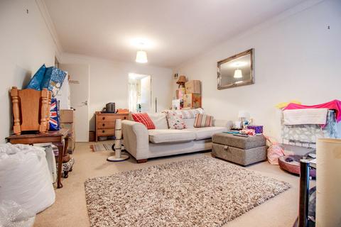 2 bedroom ground floor maisonette to rent, Ascham Road, Swindon SN5