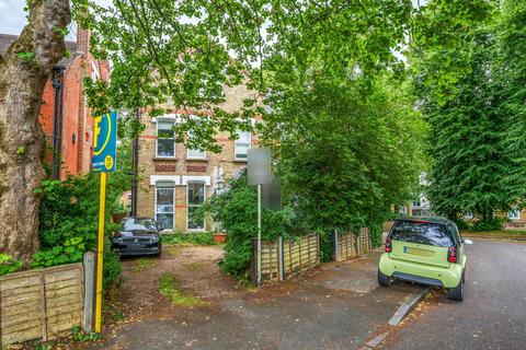 2 bedroom flat to rent, Border Crescent, Crystal Palace, London, SE26