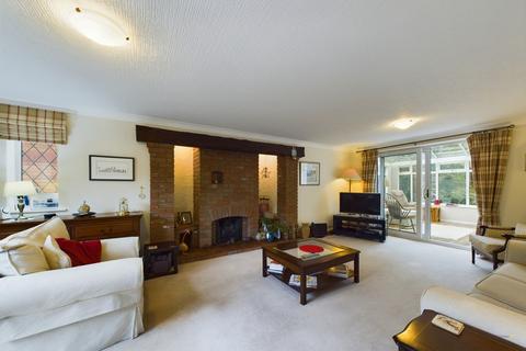 21 Bromwich Drive, Lichfield, WS13 8SD