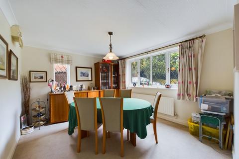 21 Bromwich Drive, Lichfield, WS13 8SD