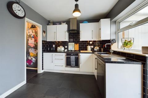 24 Doxey Fields, Stafford, ST16 1HJ