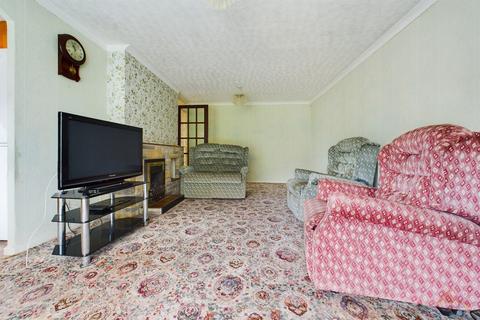 2 bedroom semi-detached bungalow for sale, Henhurst Ridge, Burton-on-Trent