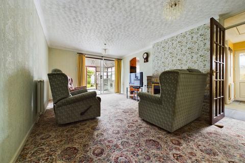 18 Henhurst Ridge, Burton-on-trent, DE13 9TQ