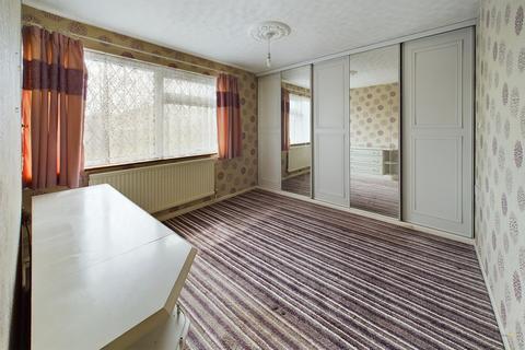 18 Henhurst Ridge, Burton-on-trent, DE13 9TQ