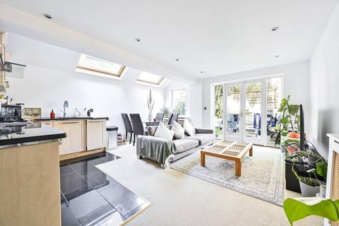 2 bedroom flat for sale, Tournay Road, Fulham Broadway, London, SW6
