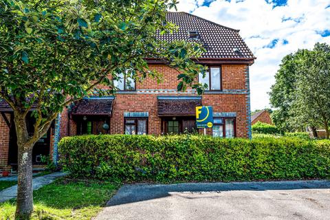 2 bedroom maisonette to rent, Ladygrove Drive, Burpham, Guildford, GU4