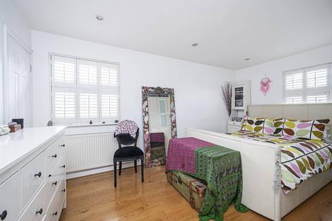 34 Holcroft Road, London, E9 7BA