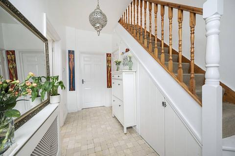 34 Holcroft Road, London, E9 7BA