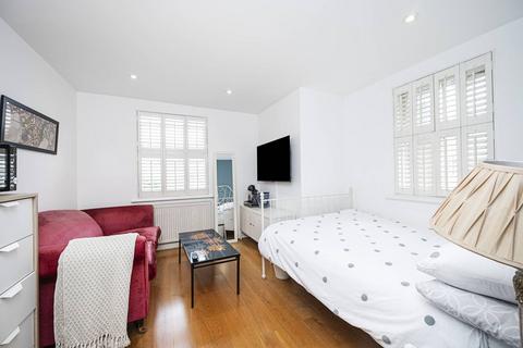 34 Holcroft Road, London, E9 7BA