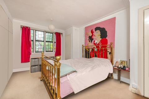 2 bedroom house for sale, Highlands Heath, Portsmouth Road, London