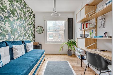 3 bedroom maisonette to rent, Wix's Lane, London