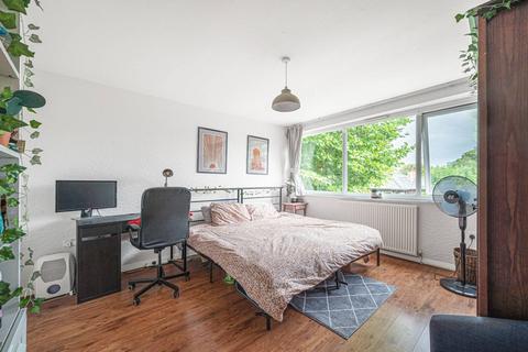 2 bedroom flat to rent, Salisbury Avenue, Finchley, London, N3