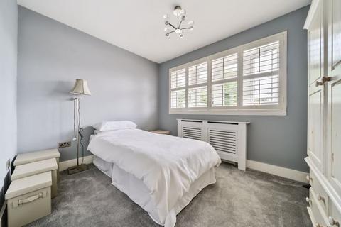 10 Chartwell Close, London, SE9 3UQ
