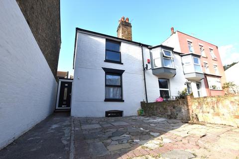 3 bedroom end of terrace house for sale, Dane Hill Row, Margate