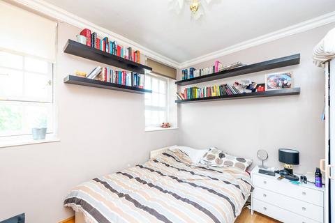 3 bedroom flat to rent, Newburn Street, Kennington, London, SE11