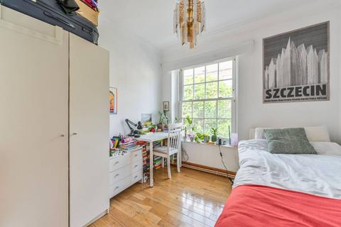 3 bedroom flat to rent, Newburn Street, Kennington, London, SE11